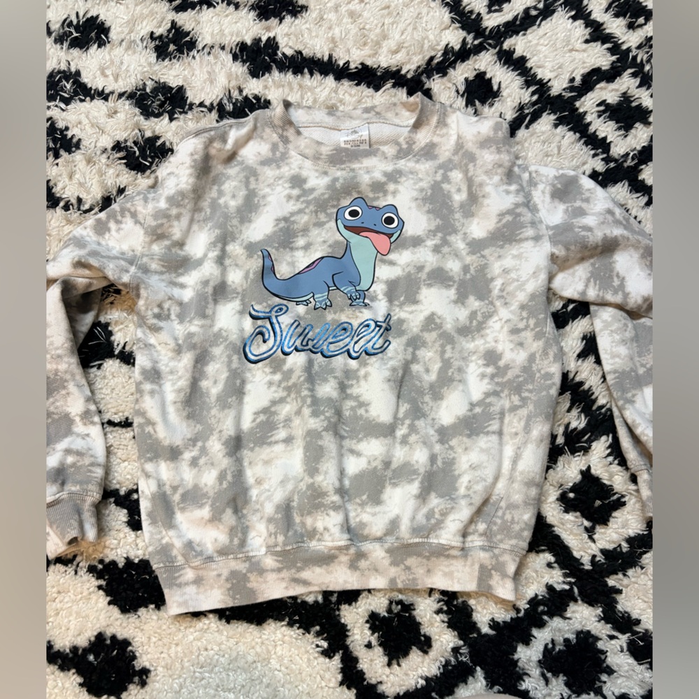 Women’s xs disney shirt frozen